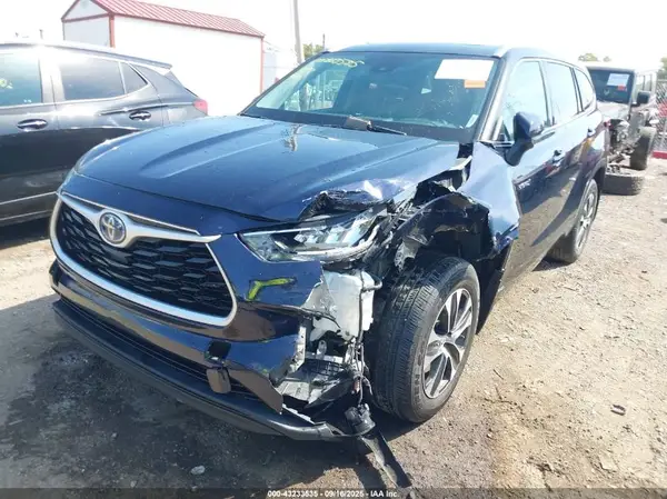 5TDHBRCH0LS500115 2020 TOYOTA HIGHLANDER - Image 2