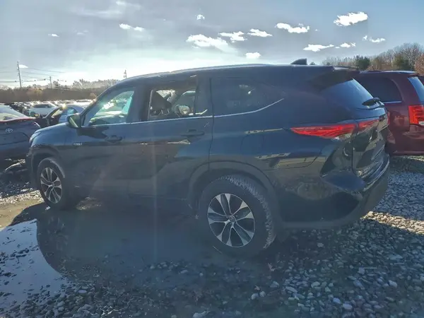 5TDHBRCH0LS508845 2020 TOYOTA HIGHLANDER - Image 2
