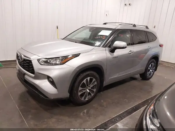 5TDHBRCH0LS514290 2020 TOYOTA HIGHLANDER - Image 2
