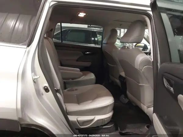 5TDHBRCH0LS514290 2020 TOYOTA HIGHLANDER - Image 8