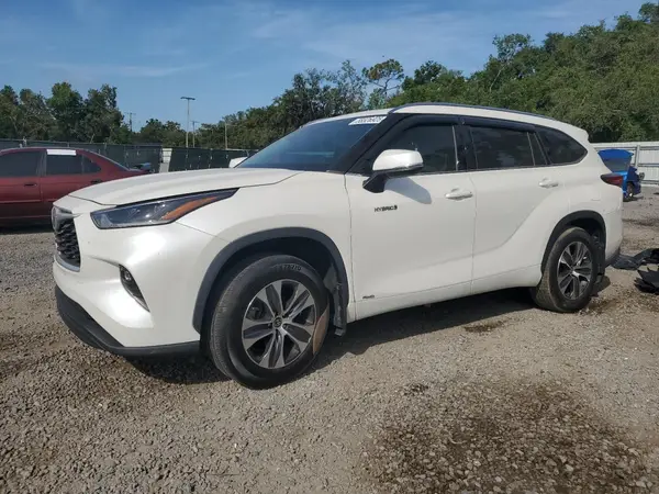 5TDHBRCH0MS047440 2021 TOYOTA HIGHLANDER - Image 1