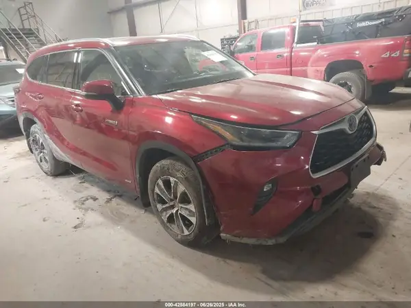 5TDHBRCH0MS520964 2021 TOYOTA HIGHLANDER - Image 1