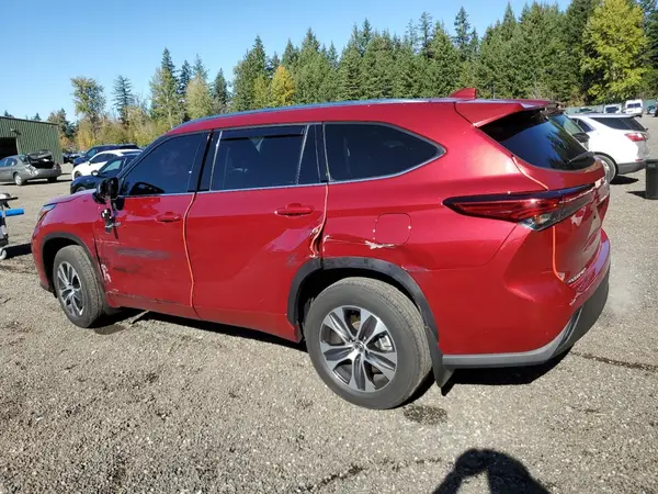 5TDHBRCH0MS532256 2021 TOYOTA HIGHLANDER - Image 2