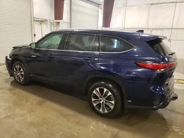 5TDHBRCH0MS533035 2021 TOYOTA HIGHLANDER - Image 2