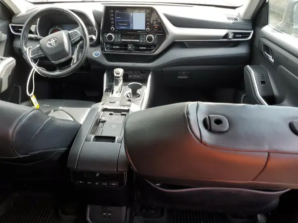 5TDHBRCH0MS534878 2021 TOYOTA HIGHLANDER - Image 8