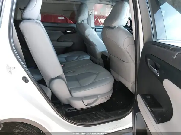 5TDHBRCH1LS505971 2020 TOYOTA HIGHLANDER - Image 8