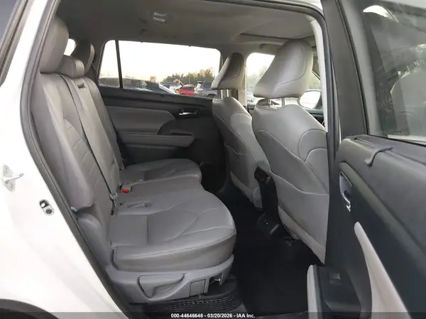 5TDHBRCH1LS508403 2020 TOYOTA HIGHLANDER - Image 8