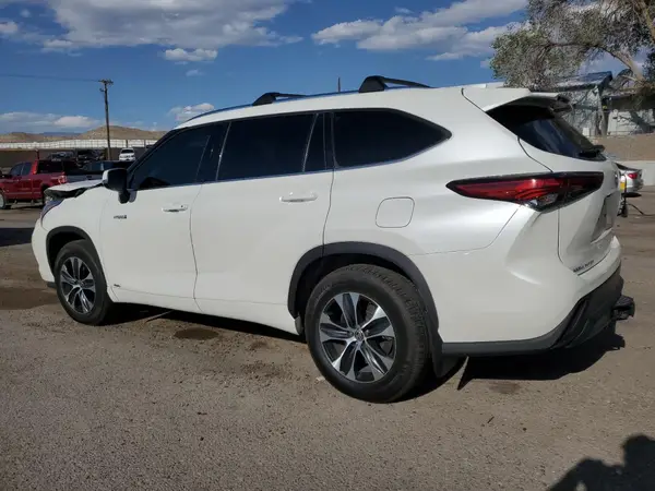 5TDHBRCH1LS508837 2020 TOYOTA HIGHLANDER - Image 2