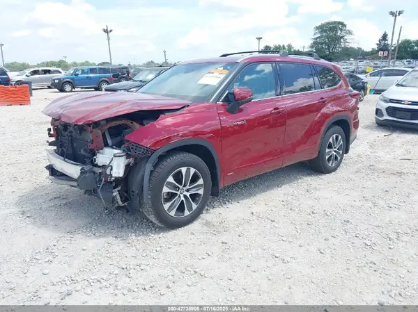 5TDHBRCH1LS511141 2020 TOYOTA HIGHLANDER - Image 2