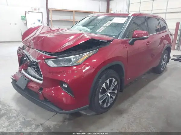 5TDHBRCH1NS541971 2022 TOYOTA HIGHLANDER - Image 2