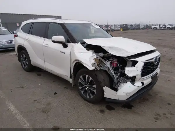 5TDHBRCH2LS506854 2020 TOYOTA HIGHLANDER - Image 1
