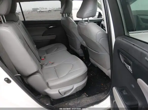 5TDHBRCH2LS506854 2020 TOYOTA HIGHLANDER - Image 8