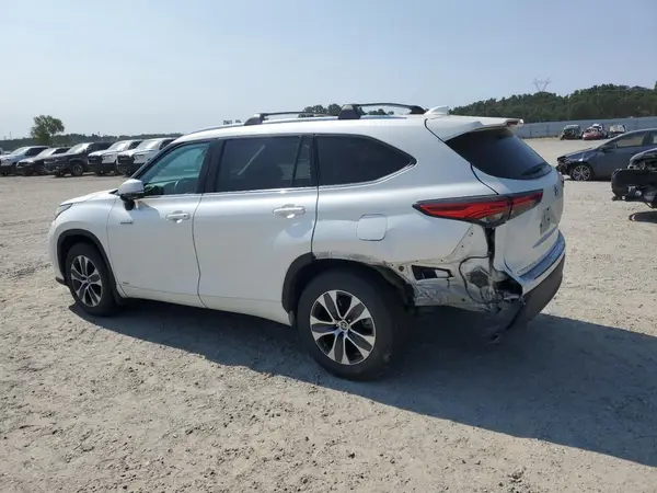 5TDHBRCH2LS508457 2020 TOYOTA HIGHLANDER - Image 2