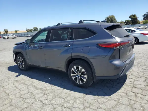 5TDHBRCH2LS508507 2020 TOYOTA HIGHLANDER - Image 2