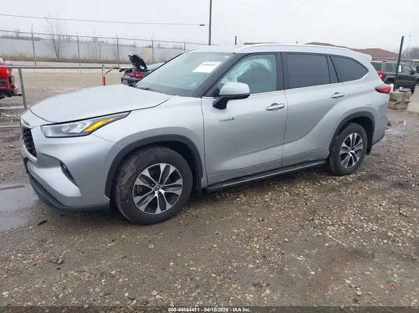5TDHBRCH2LS512654 2020 TOYOTA HIGHLANDER - Image 2