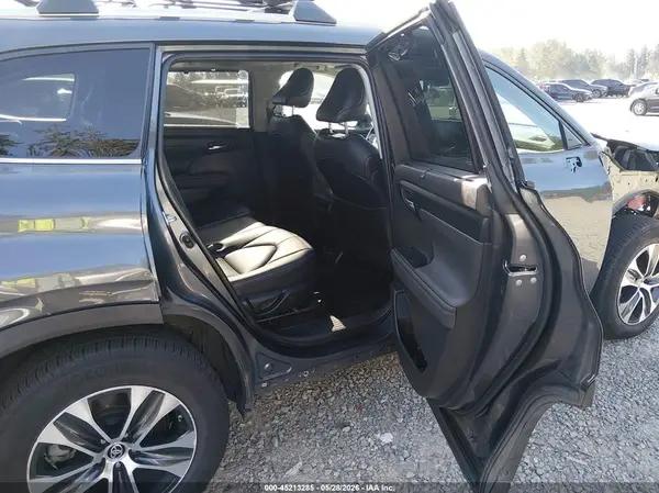 5TDHBRCH2LS513903 2020 TOYOTA HIGHLANDER - Image 8