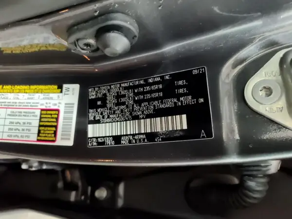 5TDHBRCH2MS067415 2021 TOYOTA HIGHLANDER - Image 2