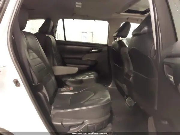 5TDHBRCH2MS515572 2021 TOYOTA HIGHLANDER - Image 8