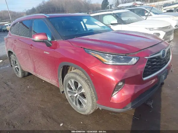 5TDHBRCH2MS517614 2021 TOYOTA HIGHLANDER - Image 1