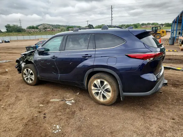 5TDHBRCH2MS531741 2021 TOYOTA HIGHLANDER - Image 2