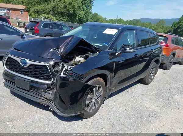 5TDHBRCH3LS012342 2020 TOYOTA HIGHLANDER - Image 2
