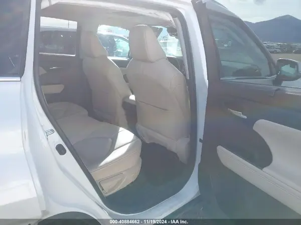 5TDHBRCH3LS500464 2020 TOYOTA HIGHLANDER - Image 8