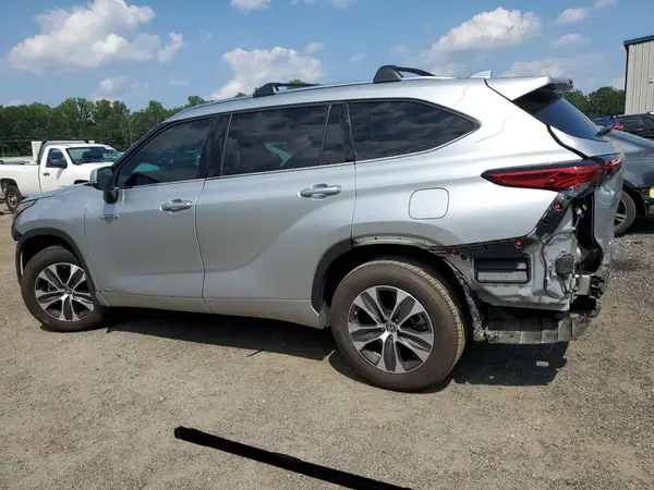 5TDHBRCH3LS502876 2020 TOYOTA HIGHLANDER - Image 2