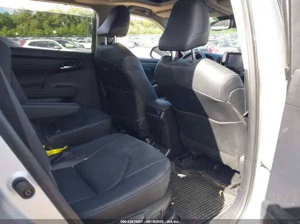 5TDHBRCH3LS503610 2020 TOYOTA HIGHLANDER - Image 8