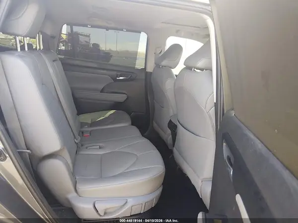 5TDHBRCH3LS507219 2020 TOYOTA HIGHLANDER - Image 8