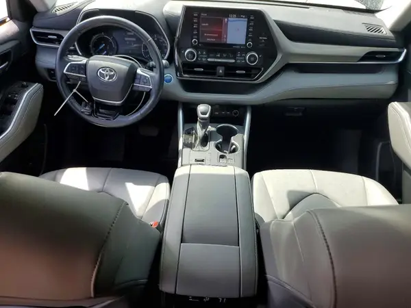 5TDHBRCH3LS507737 2020 TOYOTA HIGHLANDER - Image 8