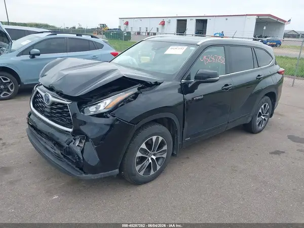 5TDHBRCH3LS507981 2020 TOYOTA HIGHLANDER - Image 2