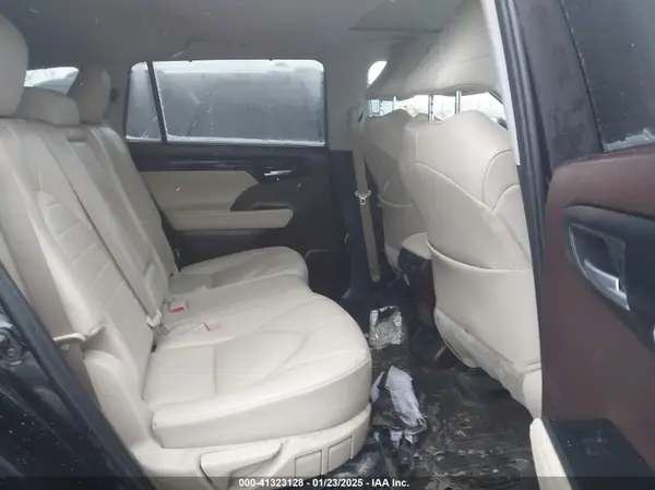5TDHBRCH3LS512758 2020 TOYOTA HIGHLANDER - Image 8