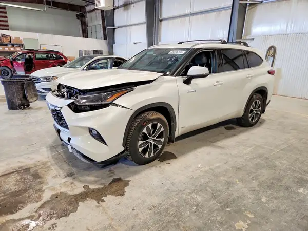 5TDHBRCH3MS527598 2021 TOYOTA HIGHLANDER - Image 1