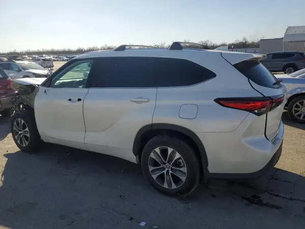 5TDHBRCH3MS532560 2021 TOYOTA HIGHLANDER - Image 2