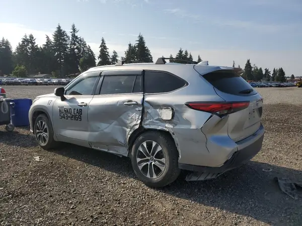 5TDHBRCH3MS533546 2021 TOYOTA HIGHLANDER - Image 2