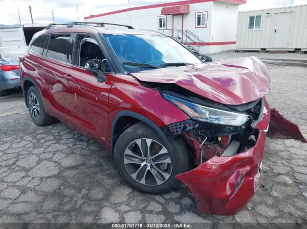 5TDHBRCH3NS552079 2022 TOYOTA HIGHLANDER - Image 1