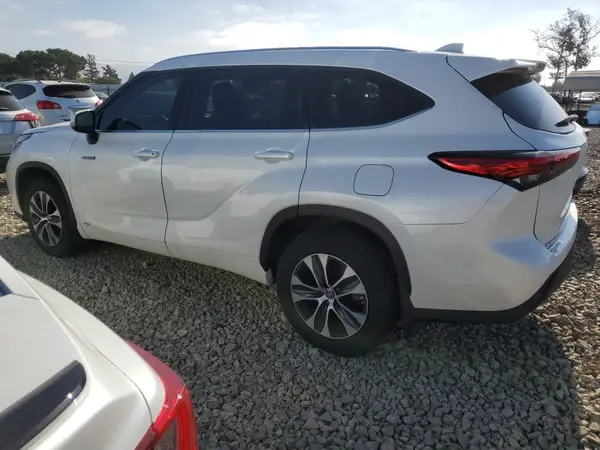 5TDHBRCH4LS507407 2020 TOYOTA HIGHLANDER - Image 2