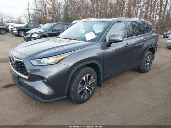 5TDHBRCH4LS509089 2020 TOYOTA HIGHLANDER - Image 2
