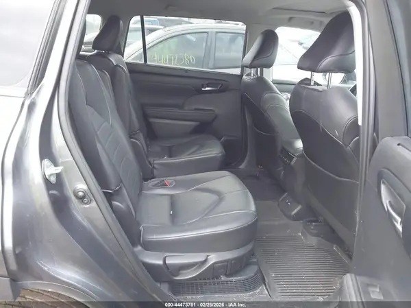 5TDHBRCH4LS513742 2020 TOYOTA HIGHLANDER - Image 8