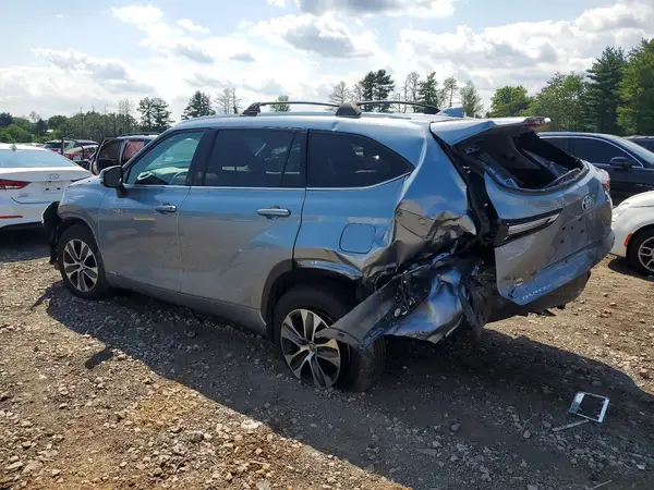 5TDHBRCH4MS022881 2021 TOYOTA HIGHLANDER - Image 2
