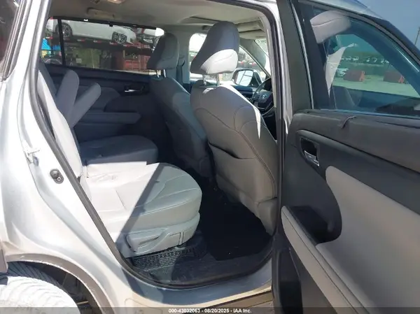 5TDHBRCH4MS024680 2021 TOYOTA HIGHLANDER - Image 8