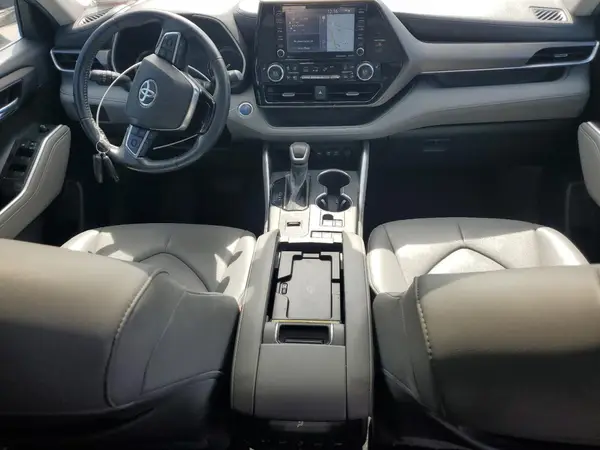 5TDHBRCH4MS035405 2021 TOYOTA HIGHLANDER - Image 8