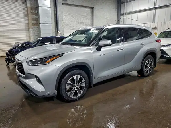 5TDHBRCH4MS518814 2021 TOYOTA HIGHLANDER - Image 1