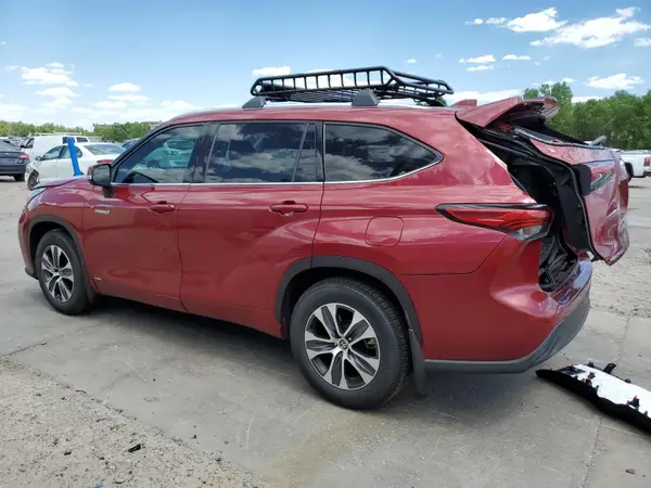 5TDHBRCH4MS519705 2021 TOYOTA HIGHLANDER - Image 2