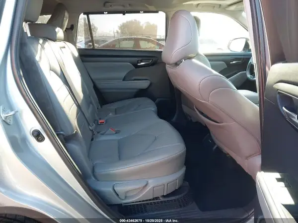 5TDHBRCH4MS521454 2021 TOYOTA HIGHLANDER - Image 8