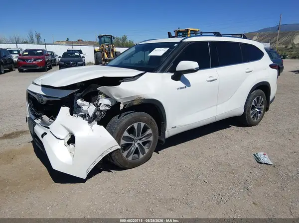 5TDHBRCH4MS521907 2021 TOYOTA HIGHLANDER - Image 2