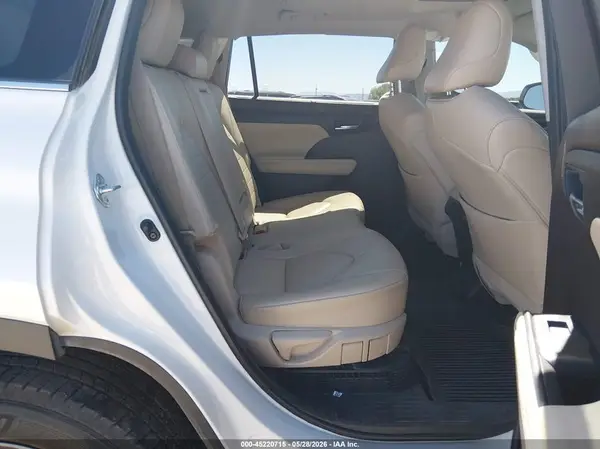 5TDHBRCH4MS521907 2021 TOYOTA HIGHLANDER - Image 8
