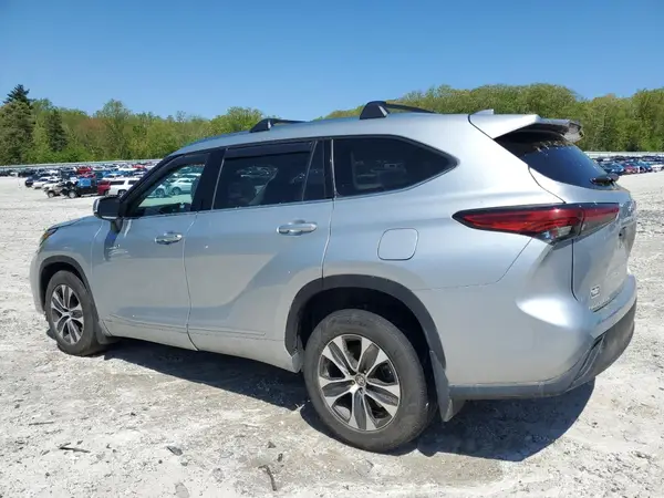 5TDHBRCH4MS522569 2021 TOYOTA HIGHLANDER - Image 2