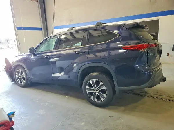 5TDHBRCH4MS533622 2021 TOYOTA HIGHLANDER - Image 2