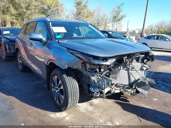 5TDHBRCH4NS091734 2022 TOYOTA HIGHLANDER - Image 1